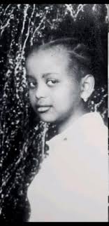 የልደቴ ቀን የእድሜዬ ባለቤት ❤" አዎ ዛሬን ለማየት ምንም እጄ በሌለበት እንዴት ስለ ራሴ ስለ ጉብዝናዬ ልናገርበት  ስወድቅ አንስቶ ሰደክም አበርትቶ ከክፉ ከልሎኝ ከኔም አልፎ ተርፎ በፀጋዉ ታማኝ አርጎ ቆጥሮኝ እናማ አባቴን