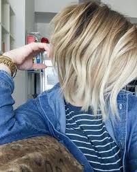 Le Carre Degrade 85 Photos Pour Trouver La Meilleure Coupe De Cheveux Coupe De Cheveux Cheveux Courts Destructures Meilleures Coupes De Cheveux
