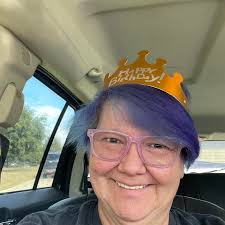 Samantha Redwine updated her profile...