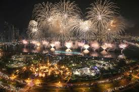 Al Majaz Waterfront Welcomes 2018 With Spectacular Fireworks