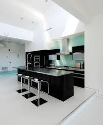 Black And White Interior Design Kitchen Ways To Achieve The Perfect Black And White Kitchen Decor Around The World Kitchen Interior Design Modern Minimalist Kitchen Design White Apartment Decor