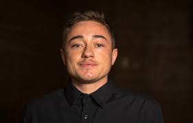 Sam Hewitt's Instagram, Twitter & Facebook