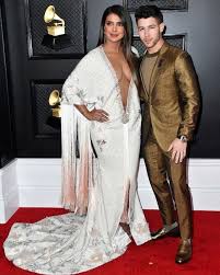 Priyanka Chopra Goes Bold For Grammy 2020 Awards In 2020 Priyanka Chopra Red Carpet Grammy Awards Red Carpet Priyanka Chopra
