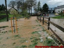 Wbg lässt im boden nach bomben suchen. Unwetter Tobt Sich Uber Tanna Aus Freiwillige Feuerwehr Tanna