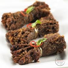 Masrakat lebih memilih daging sapi lokal karena daging sapi impor mengandung es atau cairan karena dibekukan dari negara pengimpor. Resep Daging Sapi Gepuk