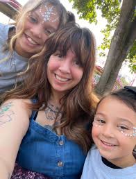 Hi. Looking for Sharon Sloan's post (below). She was offering a table for  sale among other things because of a move. Unable to find the post. Thanks!