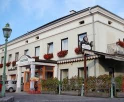 The best addresses for fine dining, gourmet articles and many more Gasthof Zur Linde Hotel Neuhofen An Der Ybbs Austria Overview