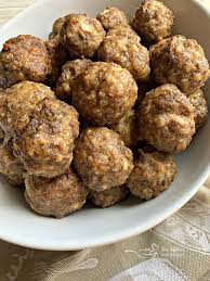 Homemade Italian Meatballs Made With Beef And Italian Sausage 1 2 The Breadcru Homemade Italian Meatballs Italian Meatballs Italian Sausage Meatball Recipe
