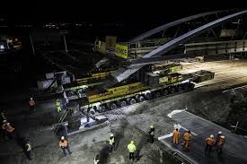 Transporting a 1,500 tonne and 130 metre long bridge to its final destination via one of germany's busiest motorways requires the services of real. Der Bisher Schwerste Transport Bei Schmidbauer Die Streitgrabenbrucke Uber Die A8 Schmidbauer Gruppe