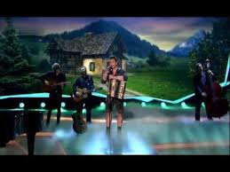 In 2012, he won the echo music award in folk music category. Andreas Gabalier Das Kleine Haus 2015 Youtube