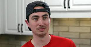 Meet Alex D'Alessio, self-proclaimed "dummy" who became a DIY home  improvement star