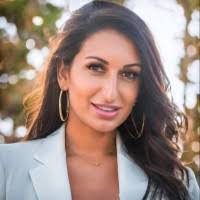 Jennifer Hazell's Instagram, Twitter & Facebook