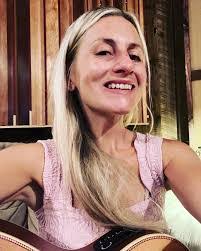 Marisa Bloom's Instagram, Twitter & Facebook