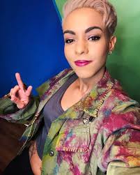 About — Erin Ashley Simon