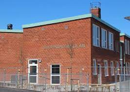 Strax efter klockan 17.00 på måndagseftermiddagen inkom larm om flera skadade personer på latinskolan i malmö. Djupadalsskolan Malmo Nbi