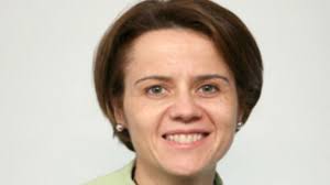 Quién es María Pernas, mindoniense que aspira al premio Top 100 de Mujeres  Líderes en España?