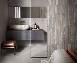 Con newdot il battuto di terrazzo alla veneziana, un classico senza tempo ed un trend nelle superfici di design del momento, attualizzato agli stilemi dell'interior contemporaneo, viene inaspettatamente portato a rivestimento in pasta bianca nel formato 25×75 rettificato, reso lucido e decorato con soggetti floreali. Piastrelle Rivestimento Bagno Ceramica Sant Agostino