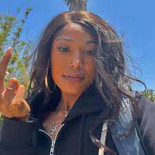 𝑀aranne 𝒥ohnson (𝑀𝒥)