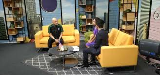 Tv one berkomitmen mengisi 70 % programnya dengan acara berita, dan sisanya gabungan antara program olahraga dan hiburan lainnya. Vosg4hsaqt5k2m
