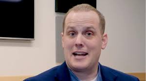 Niños de pocos recursos del condado de Davis reciben zapatos y calcetines  nuevos