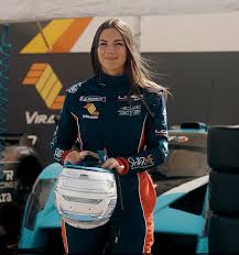 Laura Villars - Wikipedia