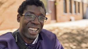 Thomas först i världen att behandlas med ny Parkinsons-metod