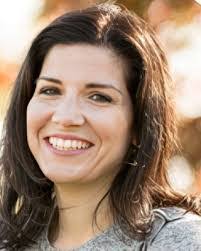 Michele Logan's Instagram, Twitter & Facebook