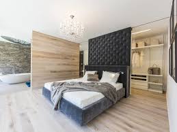 Una vera e propria cabina armadio, con accesso da uno o da entrambi i lati del letto. Ecco Come Si Realizza Una Cabina Armadio In Cartongesso