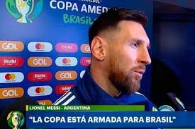 LE ESTÁN ROBANDO A BRASIL!! Mano clarísima en el área de Costa Rica que el  arbitro mexicano Ramos Palazuelos no marca.