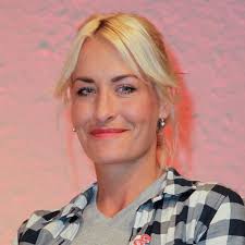 Sarah connor selbst hat zwei kinder mit sänger marc terenzi, mit dem sie von 2004 bis 2010 verheiratet war. Sarah Connor Sangerin Positiv Auf Corona Getestet Gala De