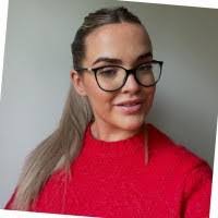 Libby Chandler's Instagram, Twitter & Facebook