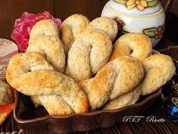 Ormai tante tante persone hanno e stanno scoprendo quanto è bello fare il pane in casa, che sia realizzato con la pasta madre, o con il poolish. Biscotti Alla Ricotta Senza Zucchero Ptt Ricette Ricette Alimenti Per Diabetici Dolci Per Diabetici