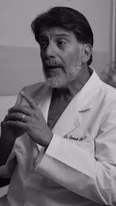 Cuando los intentos fallan, cuando las pruebas no dan respuestas y el  tiempo se vuelve una carga… ahí es donde realmente comienza nuestro  trabajo., Soy el Dr. Bernardo Blum, ginecólogo y fertilólogo, ...