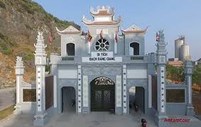 Chuyên bán bạch tuộc nướng. Kinh Nghiá»‡m Du Lá»‹ch Báº¡ch Ä'áº±ng Giang Háº£i Phong Antamtour Vn