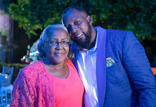 Hoy celebro a mi gran bendición: mi madre, Doña Altagracia. Gracias por tu  amor, por enseñarme a ser fuerte y nunca rendirme. Eres mi ejemplo, mi  orgullo y mi mayor regalo. Feliz