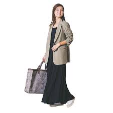 ゴルフ 行き帰り の 服装 女性