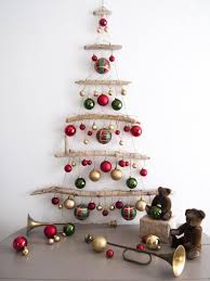 Driftwood Christmas Tree Wall Hanging Red Green And Gold Ornaments Traditional Decorations In 2020 Driftwood Christmas Tree Driftwood Christmas Tree Diy Paper Christmas Decorations