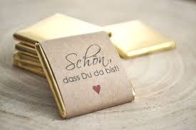 Gastgeschenke Zur Hochzeit Schokotafelchen Vintage 3 5 Cm X 3 5 Cm Schon Dass Du Da Bist Schokolade In Kraftpapier Place Card Holders Card Holder Cards