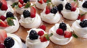 Then baru mix, pakai mixer. Pavlova Mini Cakes Youtube