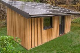 Généralement vendus sans plancher, les abris de jardin utilisent bien souvent leur dalle de béton ou le sol directement. La Solaire Box Un Abri De Jardin Solaire De 5 M Qui Permet De Produire Et Consommer Son L Electricite Tecsol Blog