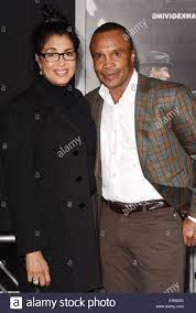 Trying to be more involved and help my wife christ. Der Ehemalige Profiboxer Sugar Ray Leonard L Und Frau Bernadette Robi Kommen Am 19 November 2015 In Westwood Kalifornien Zur Premiere Von Warner Bros Pictures Creed Im Regency Village Theatre Stockfotografie Alamy