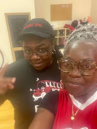 The Heart Breakfast ladies, Tara & Anikah, share their Cape Town Met  experience! From fabulous outfits (and a few malfunctions) to Anikah losing  her bet 💸 and an umbrella that never made