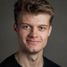 Max Draper's Instagram, Twitter & Facebook