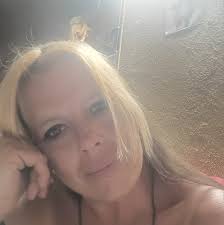 What age can a buck breed a doe the doe is 2 and a haft and the buck is  about 3-4 wks it says they can breed does at 4 months is this true?