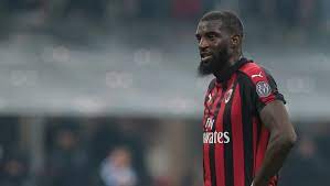 Tiémoué bakayoko (born 17 august 1994) is a french professional footballer who plays for serie a club napoli, on loan from chelsea. Chelsea Misfit Tiemoue Bakayoko Admits He Is Happy Out On Loan Hints At Potential Milan Stay 90min