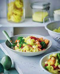 Joe Wicks Lean In 15 Prawn And Chilli Tagliatelle Healthy Eating Recipes Joe Wicks Lean In 15 Joe Wicks Recipes