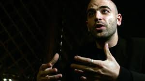 Italský ministr vnitra Salvini naznačil, že by spisovatel Saviano mohl  přijít o ochranu před mafií — ČT24 — Česká televize