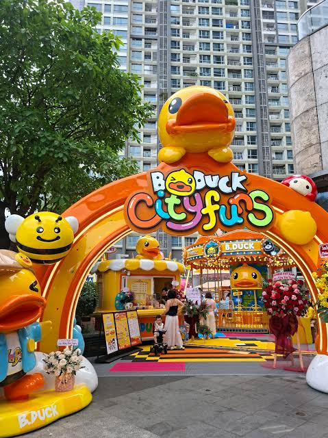 B.DUCK CITYFUNS at Landmark 81