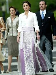 1.1 camisas para mujer clásicas. Camisa Y Maxifalda La Tendencia Mas Chic De Las Novias De 2014 Falda Larga De Encaje Moda Faldas