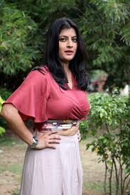 Actress varalakshmi sarathkumar was recently on the sets of arya's show enga veettu maapillai. Pin On 2u